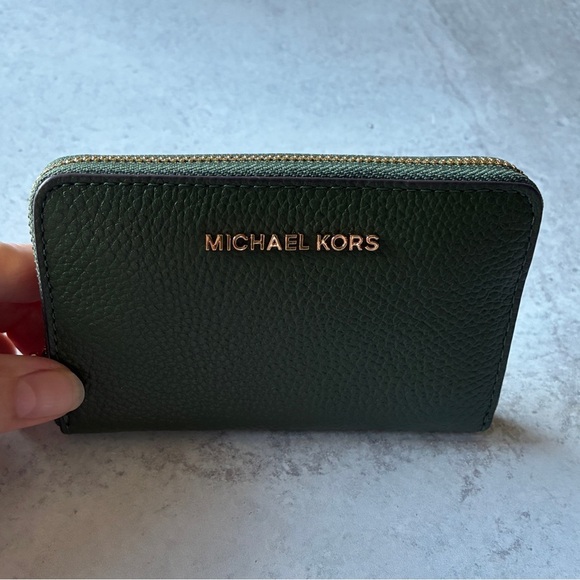 Michael Kors Jet Set Small Zip Around Card Case Amazon Green - Picture 2 of 12